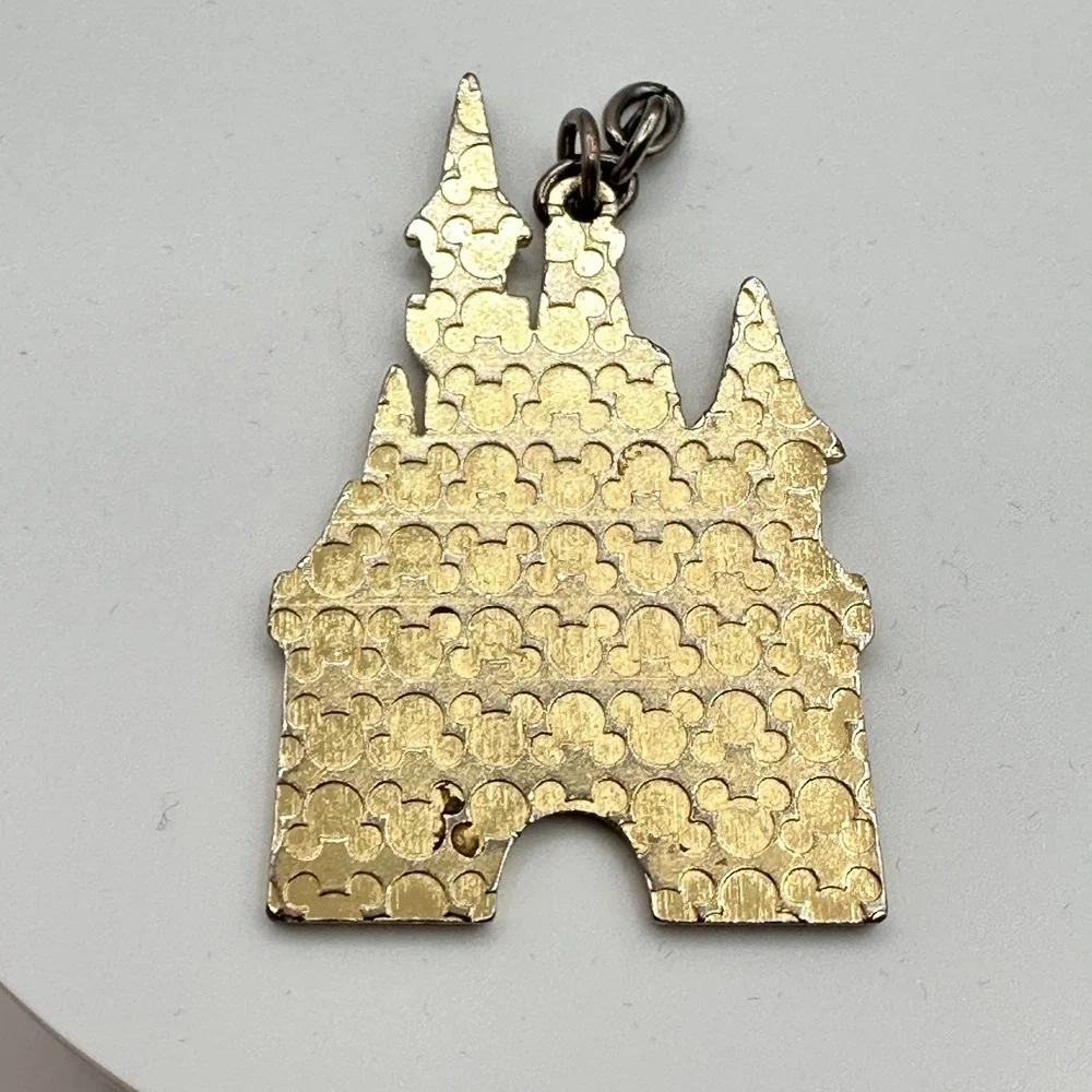 Vintage‎ Y2K Disneyland Park Sleeping Beauty Castle Keychain Gold Tone Jewelry